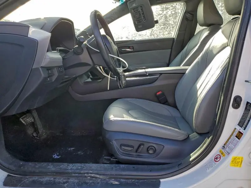 2019 TOYOTA AVALON XLE  