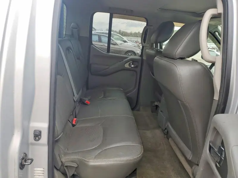 2011 NISSAN FRONTIER S  