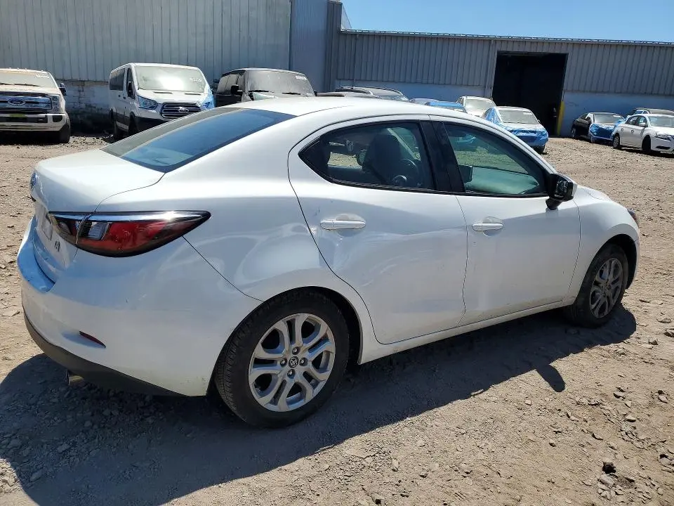 2017 TOYOTA YARIS IA BASE  