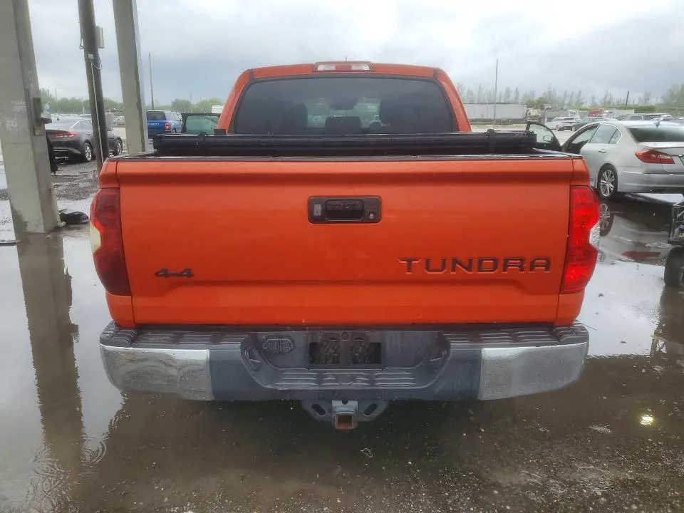 2018 TOYOTA TUNDRA CREWMAX LIMITED  