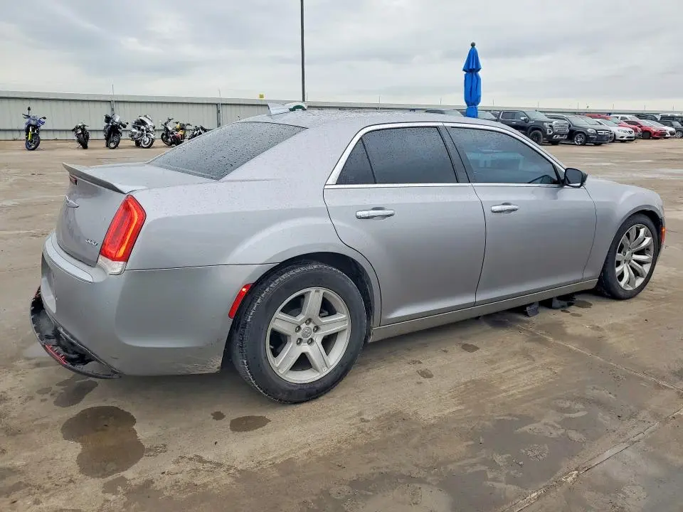 2018 CHRYSLER 300 LIMITED  