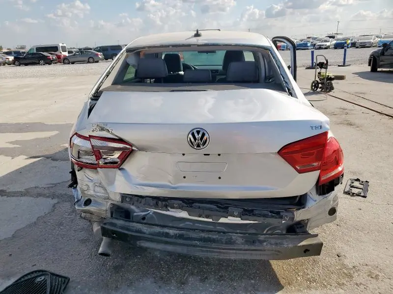 2015 VOLKSWAGEN PASSAT S  