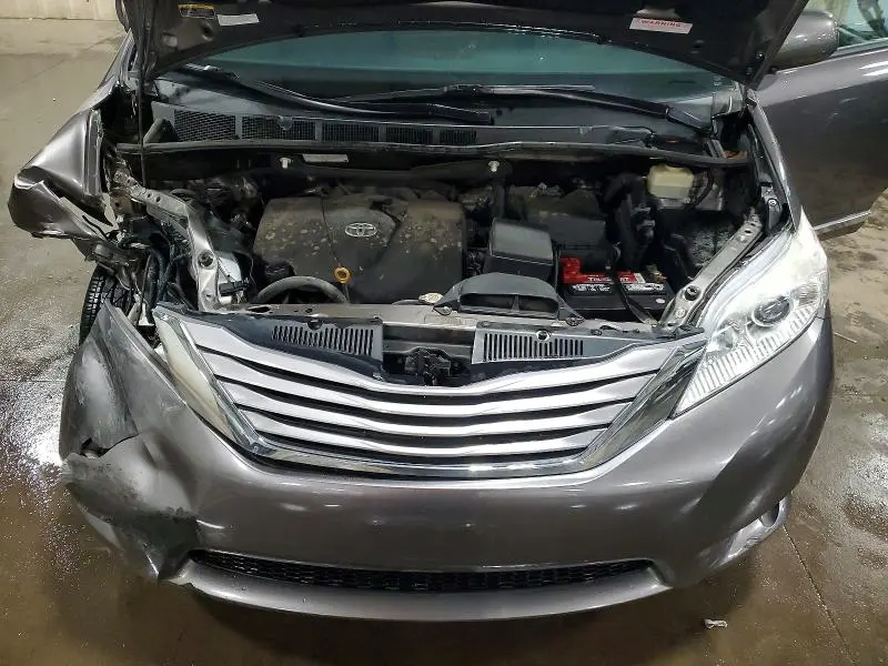2017 TOYOTA SIENNA XLE 7-PASSENGER  