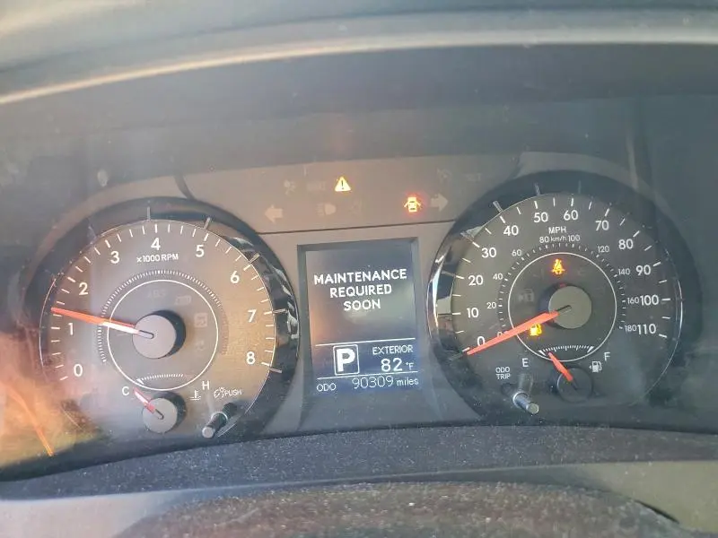 2015 TOYOTA SIENNA LE  