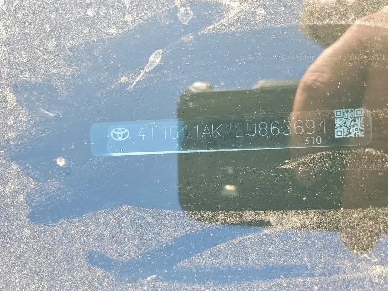 2020 TOYOTA CAMRY SE  