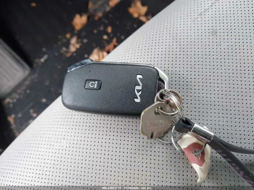 2024 KIA SPORTAGE EX