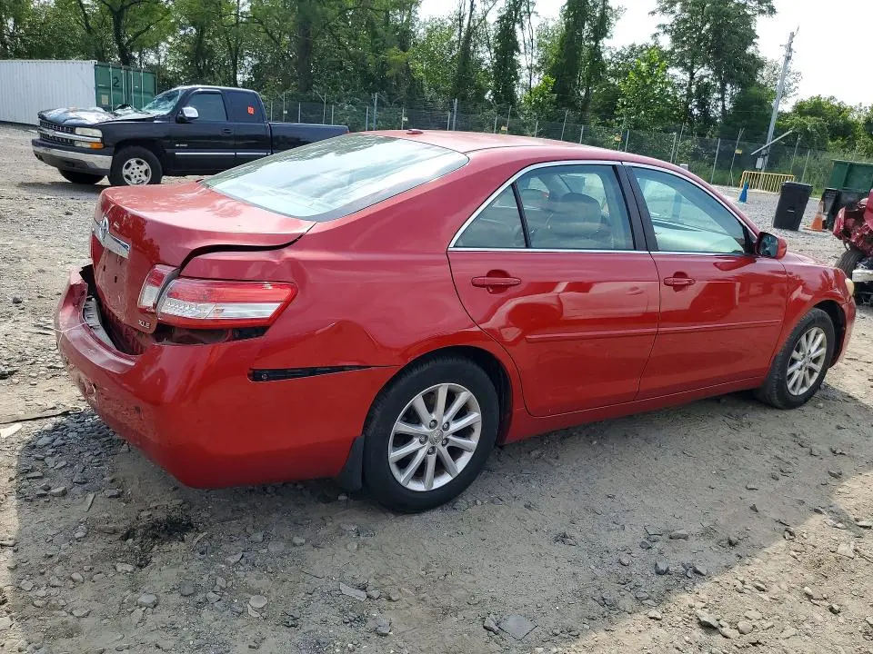 2011 TOYOTA CAMRY XLE  