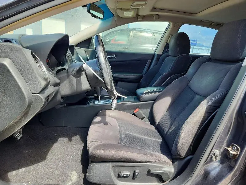 2010 NISSAN MAXIMA S  