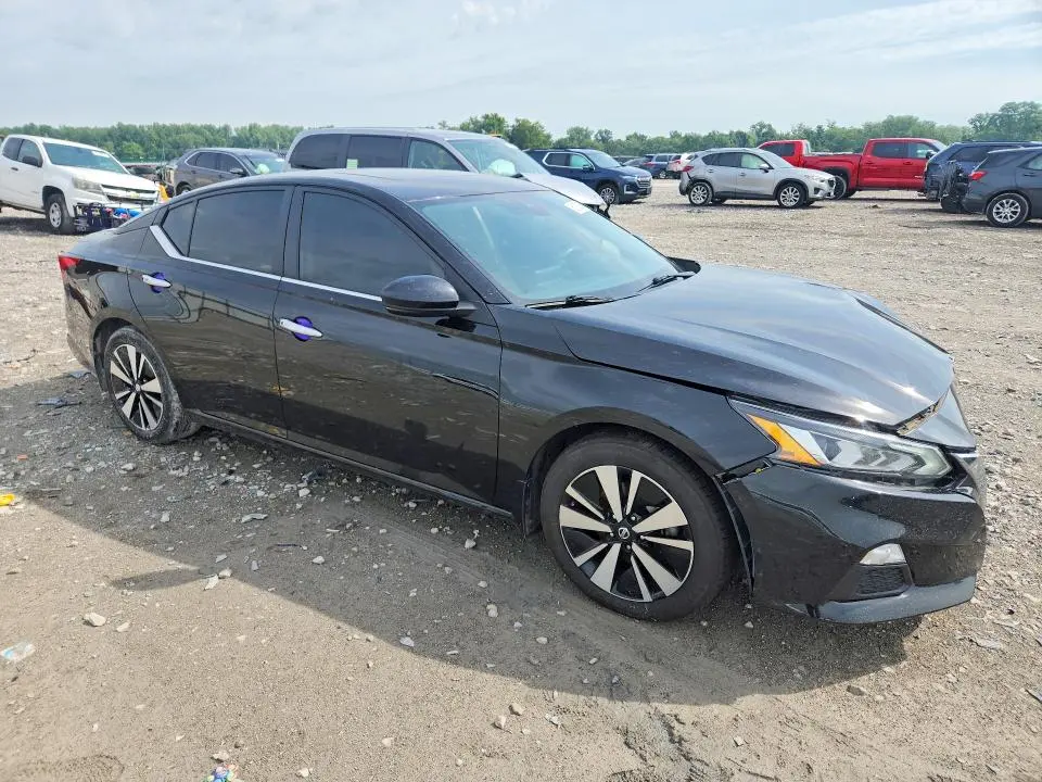 2022 NISSAN ALTIMA SV  