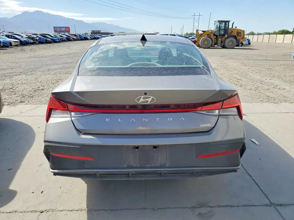 2024 HYUNDAI ELANTRA BLUE  