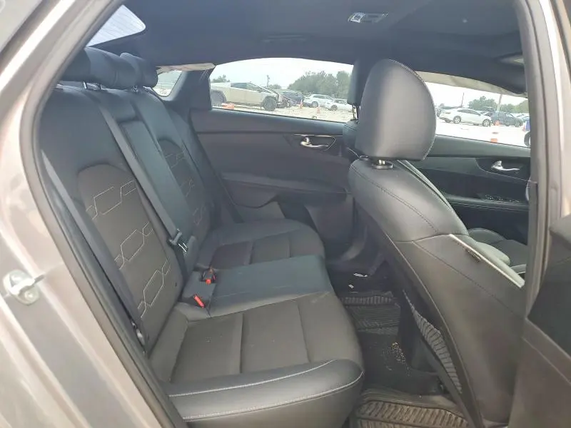 2023 KIA FORTE GT LINE  