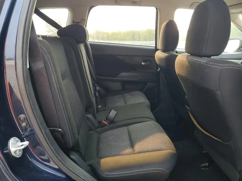 2016 MITSUBISHI OUTLANDER SE  