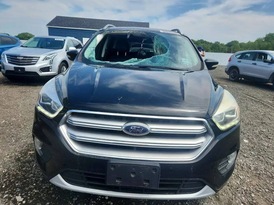 2017 FORD ESCAPE TITANIUM  