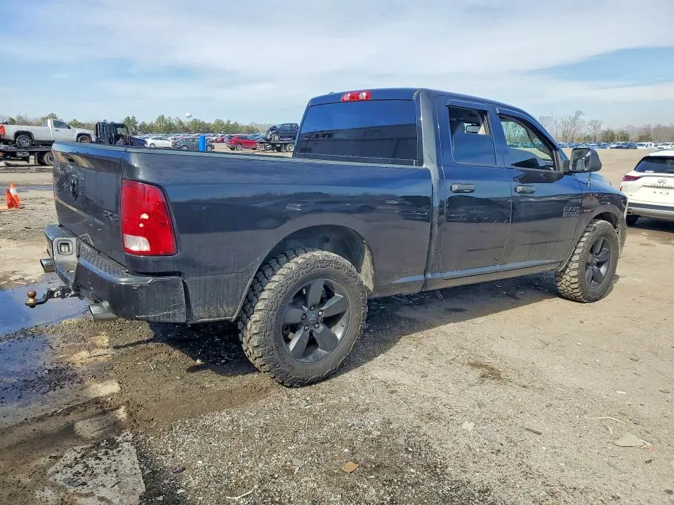2016 RAM 1500 ST  