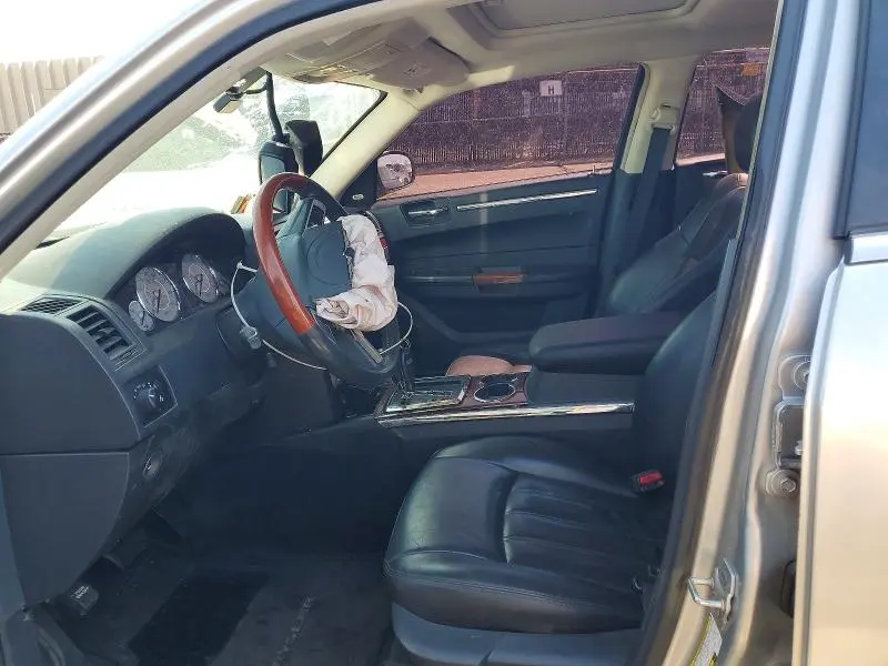 2010 CHRYSLER 300C   