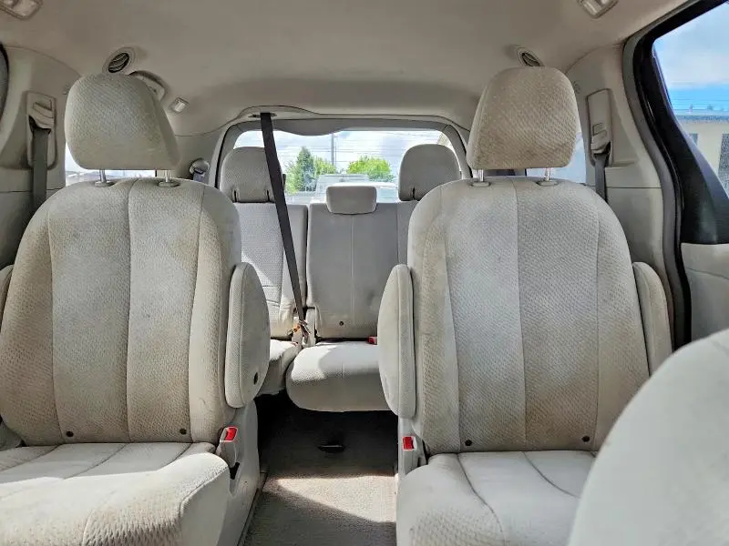 2011 TOYOTA SIENNA LE  