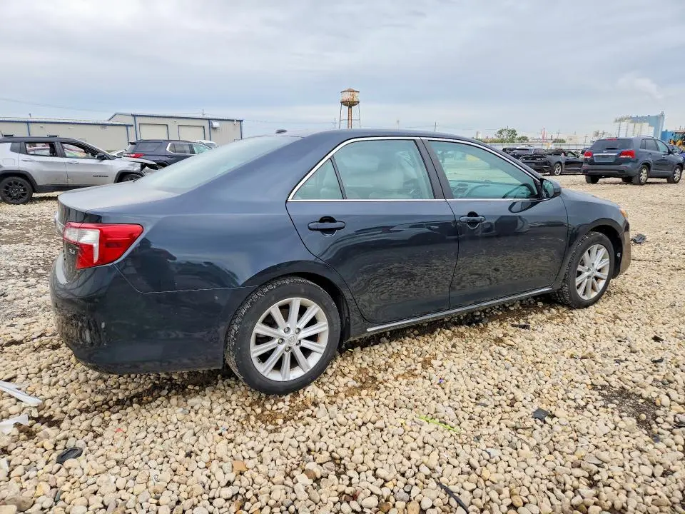 2013 TOYOTA CAMRY XLE V6  