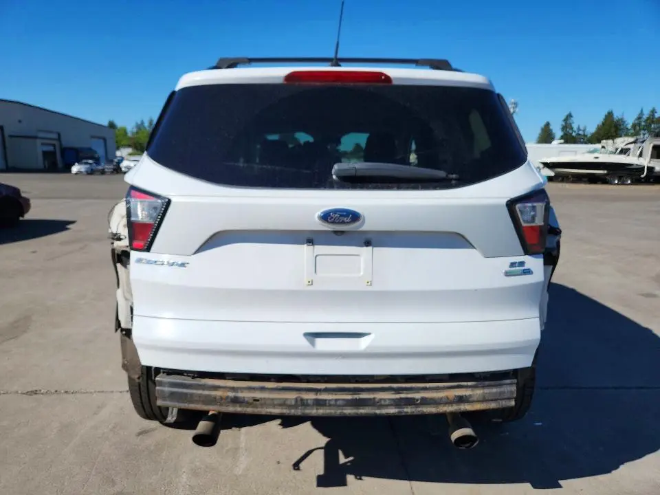 2017 FORD ESCAPE SE  