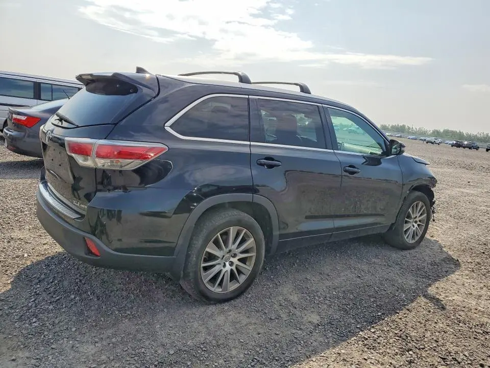 2015 TOYOTA HIGHLANDER XLE  