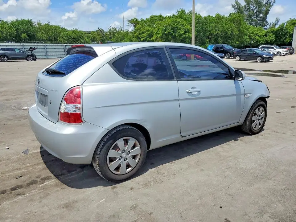 2011 HYUNDAI ACCENT GS  