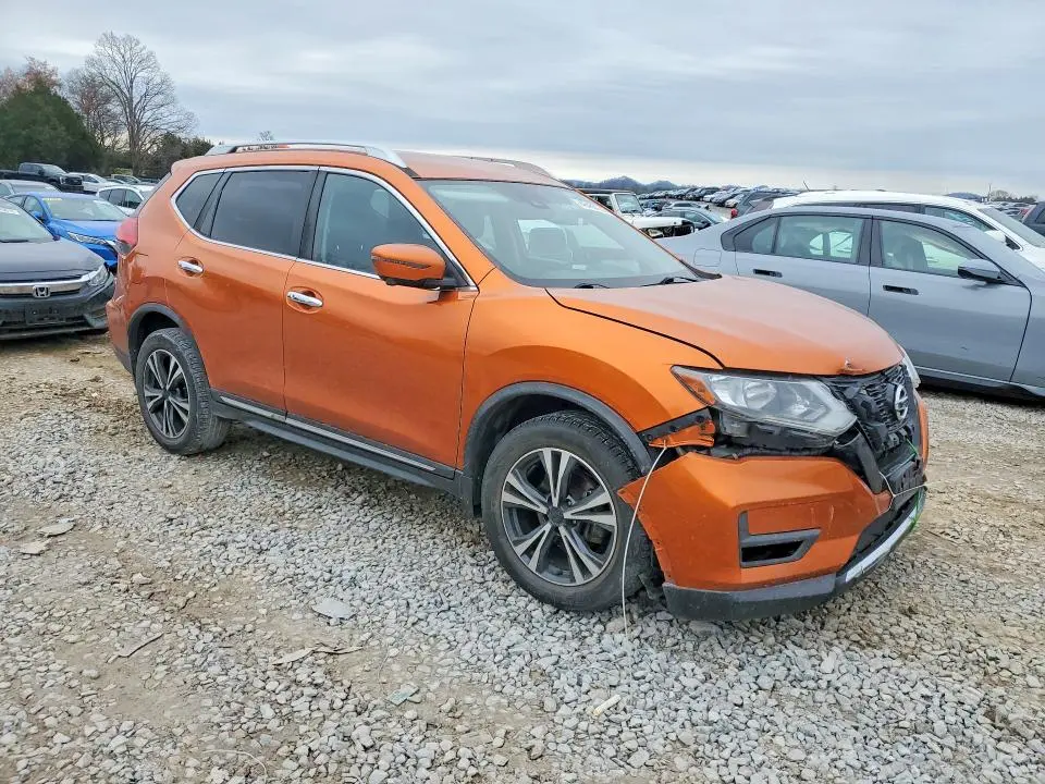 2017 NISSAN ROGUE SL  