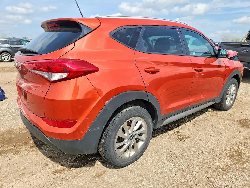 2017 HYUNDAI TUCSON SE  