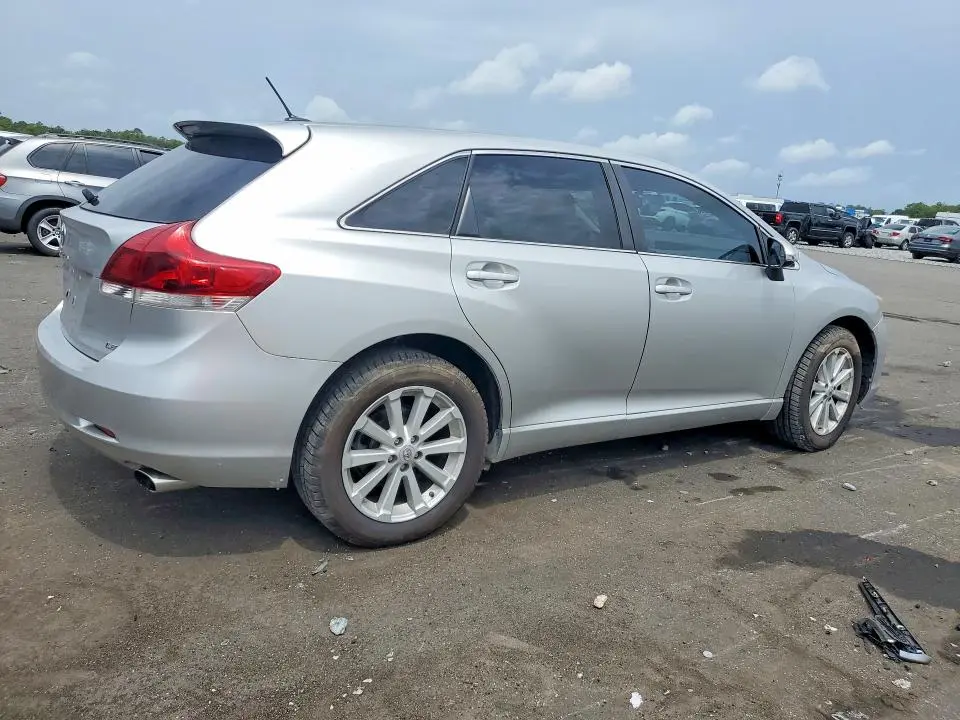 2013 TOYOTA VENZA LE  