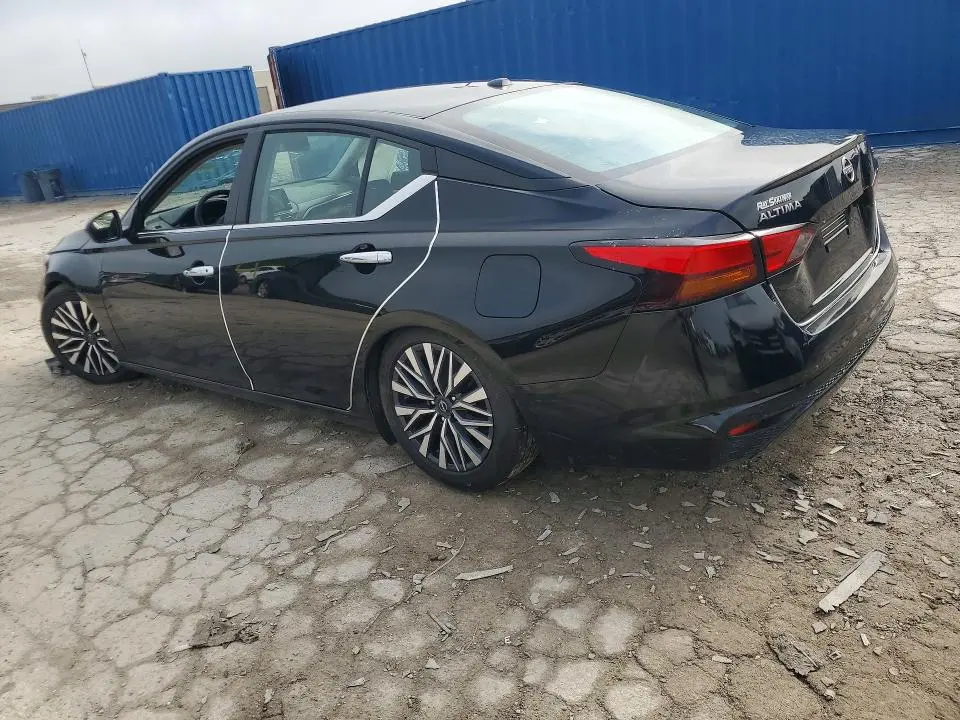 2023 NISSAN ALTIMA SV  