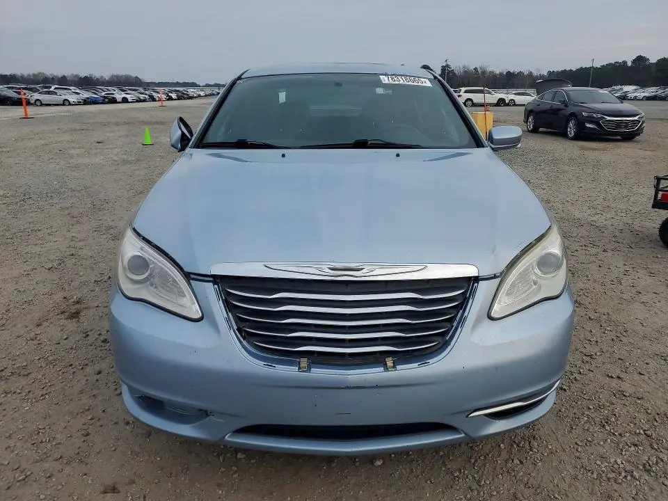 2013 CHRYSLER 200 LX  