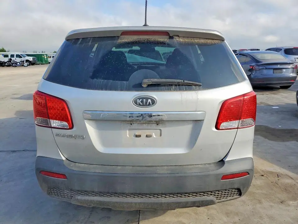 2013 KIA SORENTO LX  