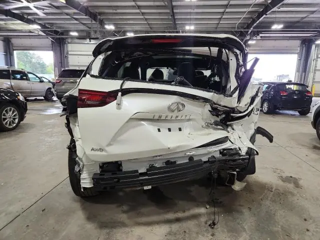 2022 INFINITI QX50 LUXE  