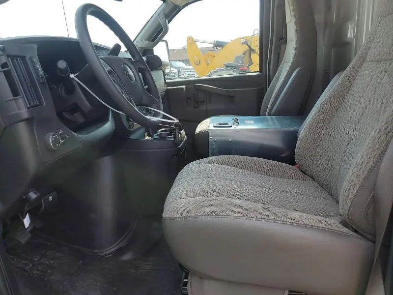 2025 GMC SAVANA CUTAWAY G3500  