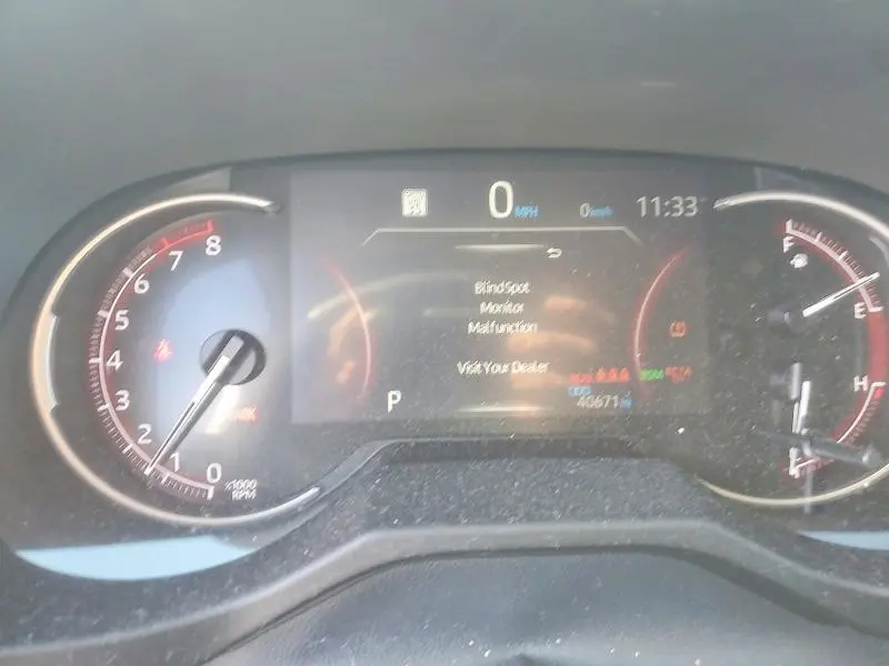 2023 TOYOTA RAV4 XLE  