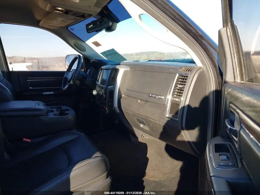 2016 RAM 1500 LARAMIE