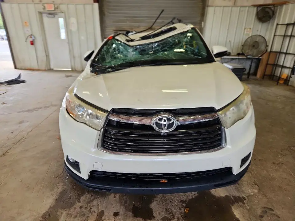 2014 TOYOTA HIGHLANDER XLE  
