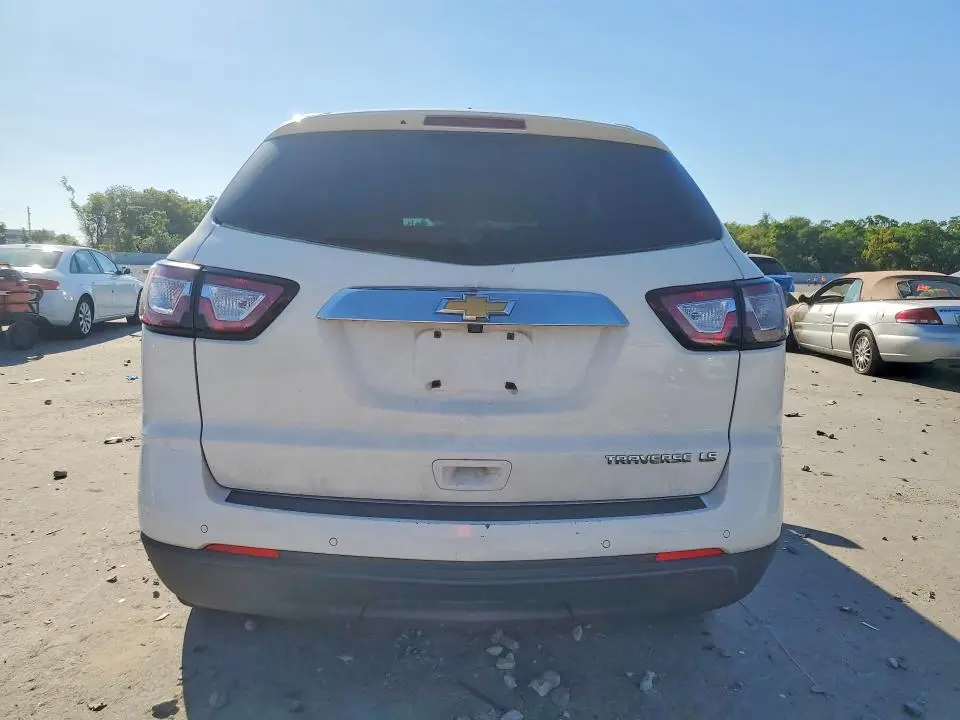 2015 CHEVROLET TRAVERSE LS  