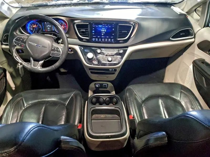 2017 CHRYSLER PACIFICA TOURING L  