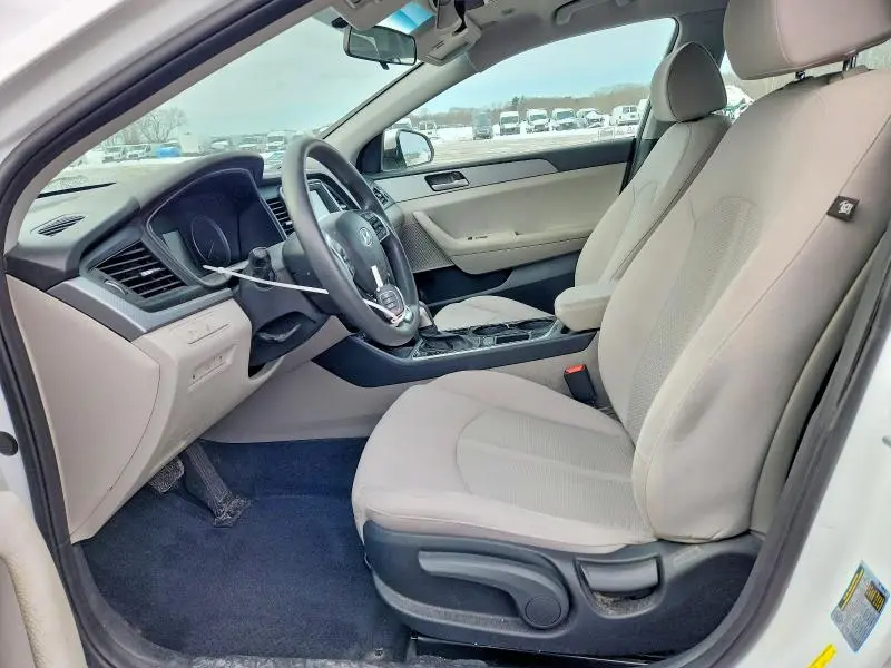 2019 HYUNDAI SONATA SE  