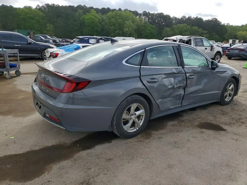 2022 HYUNDAI SONATA SE  