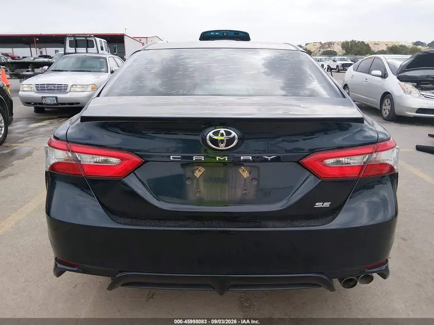 2018 TOYOTA CAMRY SE