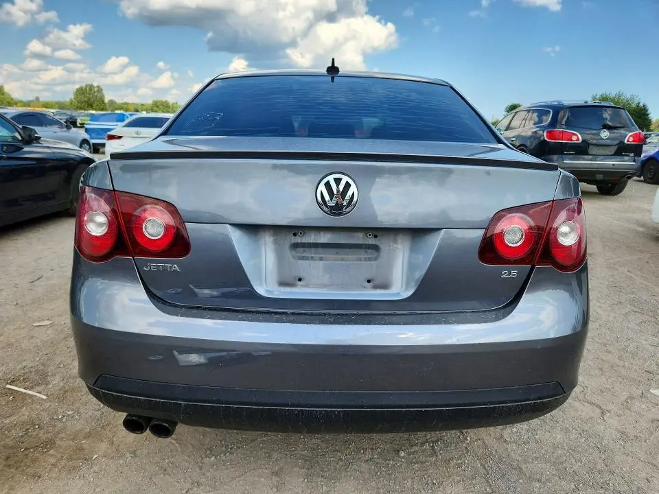 2010 VOLKSWAGEN JETTA SE  