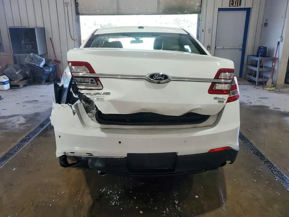 2015 FORD TAURUS SEL  