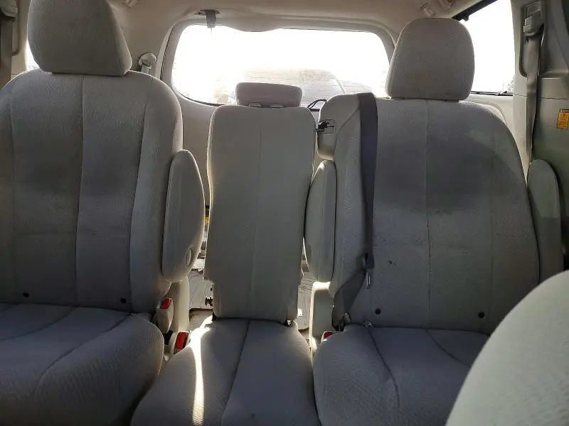2011 TOYOTA SIENNA LE  