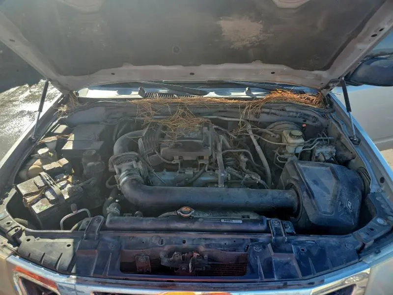 2011 NISSAN FRONTIER S  