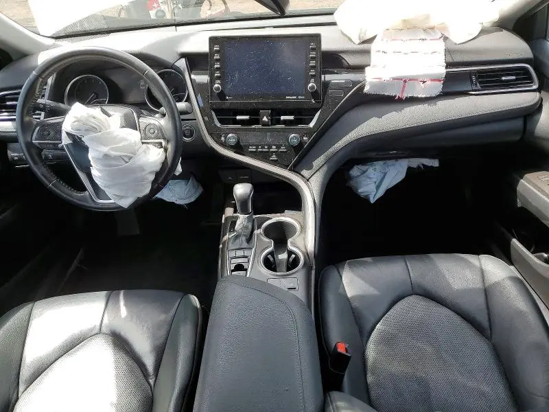 2021 TOYOTA CAMRY XLE  