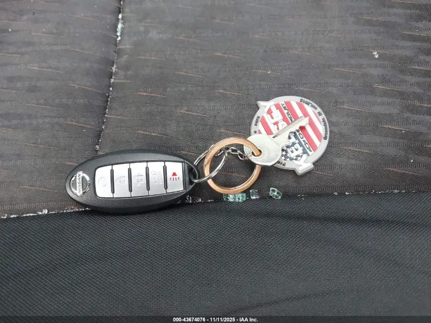 2017 NISSAN ROGUE SV