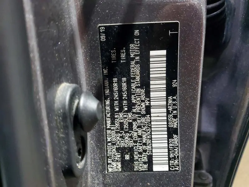 2019 TOYOTA HIGHLANDER LE  