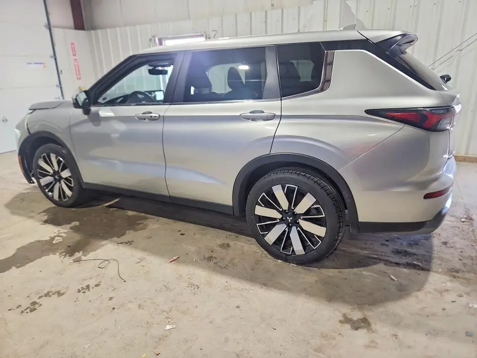 2025 MITSUBISHI OUTLANDER SE  