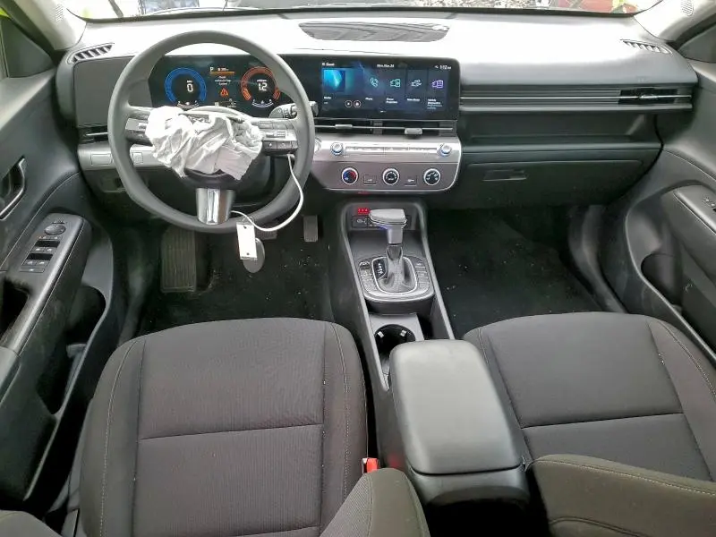 2024 HYUNDAI KONA SE  