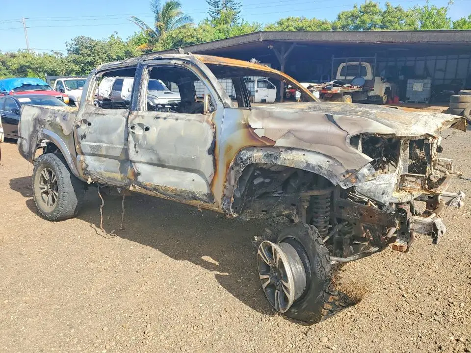 2017 TOYOTA TACOMA SR V6  